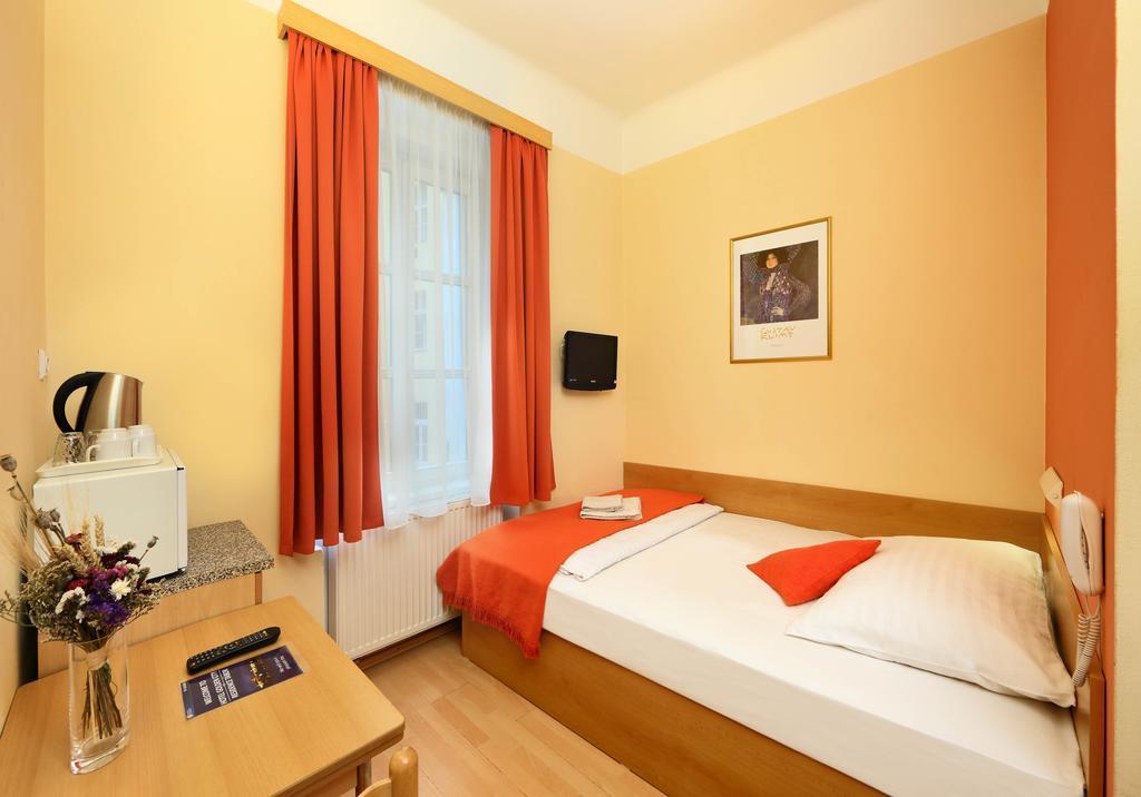 Hotel Golden City Garni Πράγα Εξωτερικό φωτογραφία