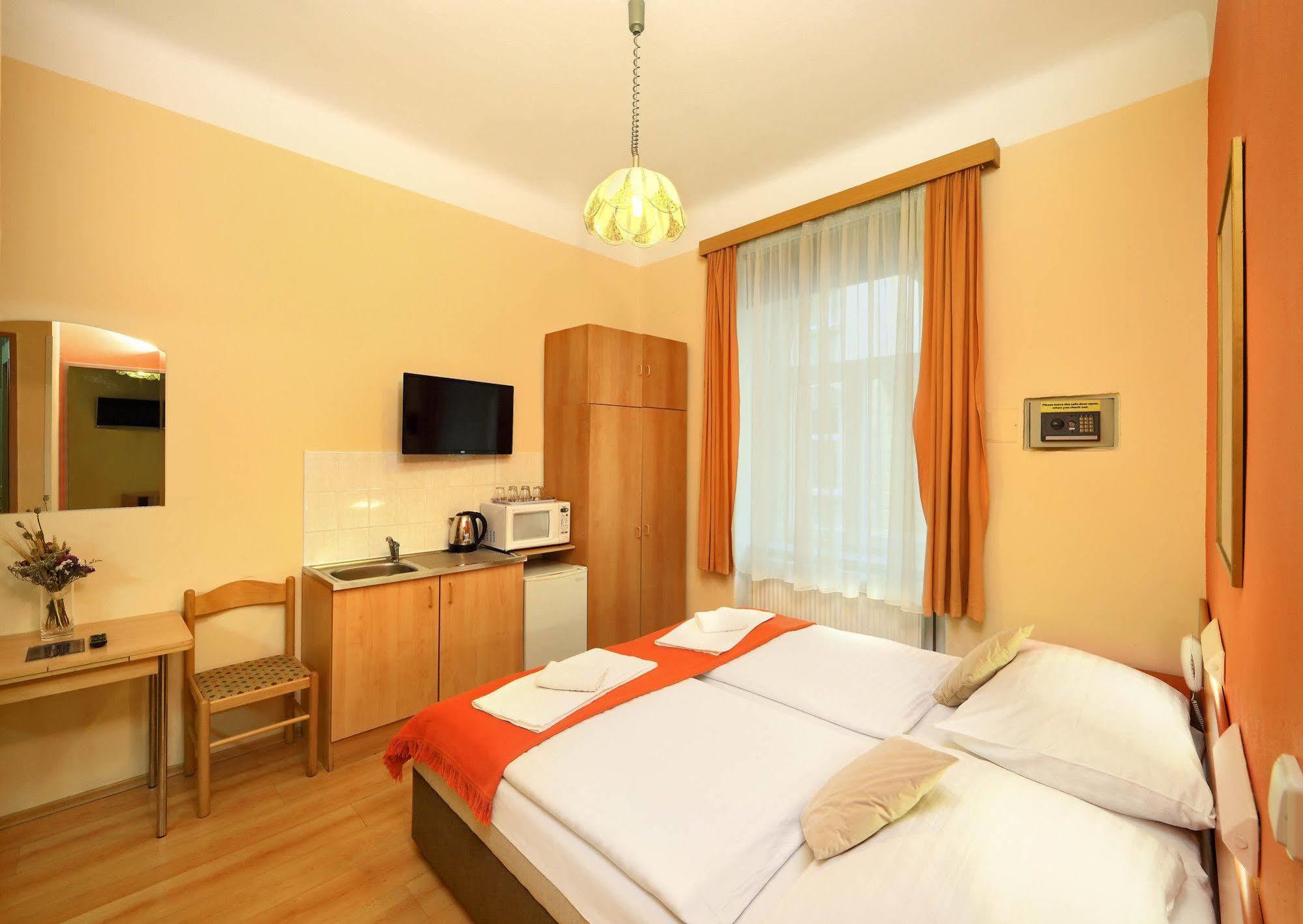 Hotel Golden City Garni Πράγα Εξωτερικό φωτογραφία