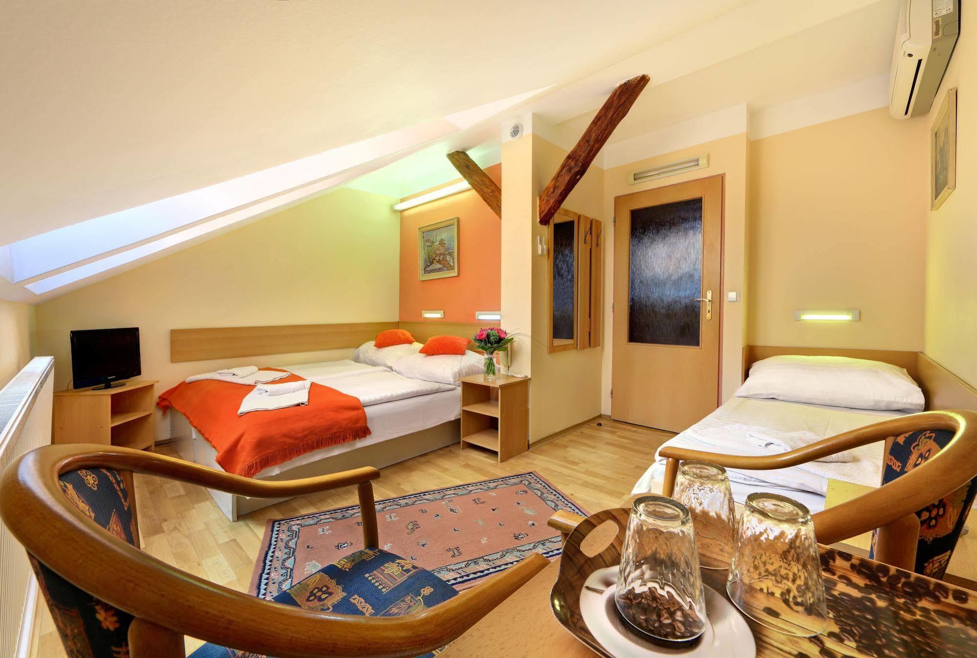 Hotel Golden City Garni Πράγα Εξωτερικό φωτογραφία