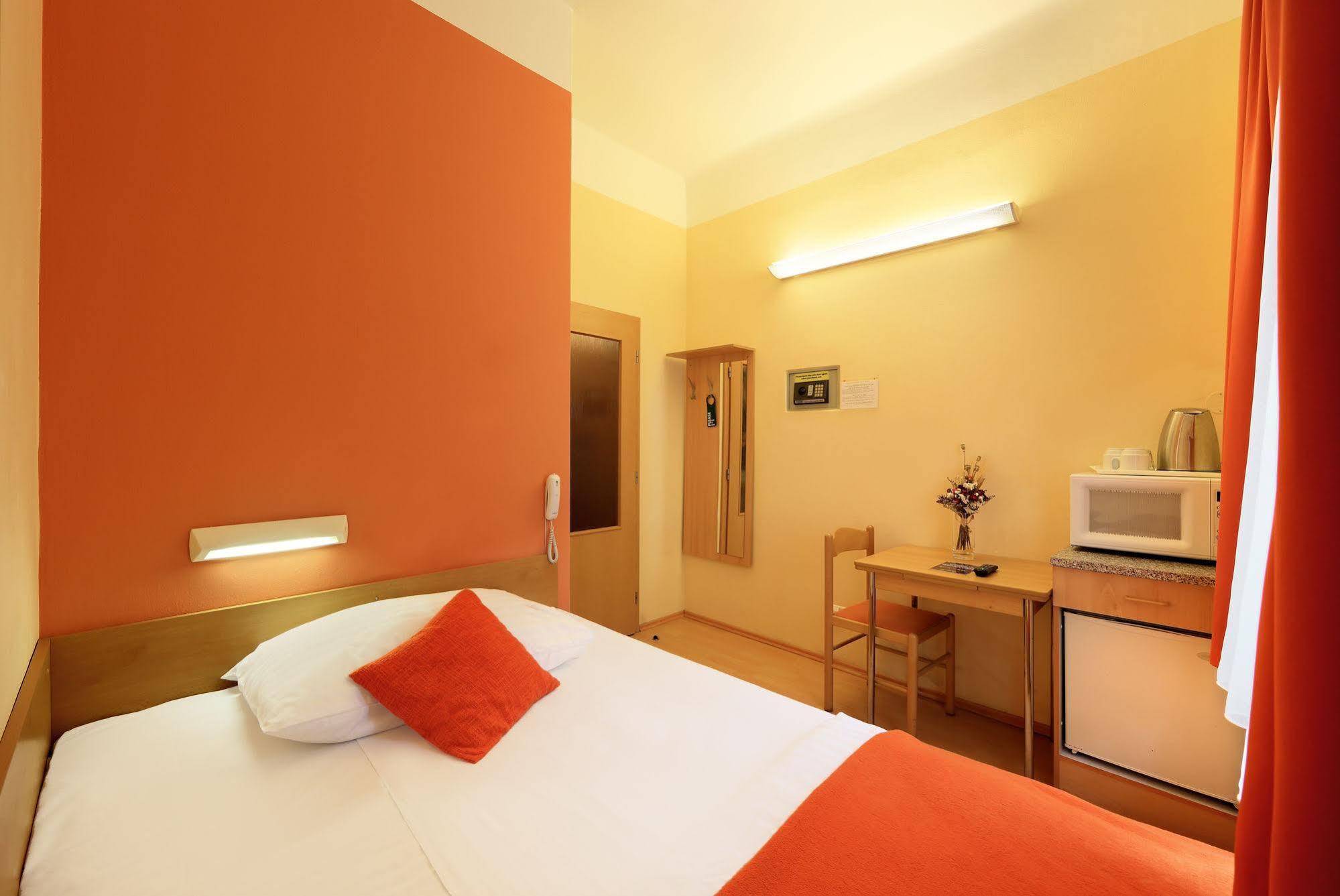 Hotel Golden City Garni Πράγα Εξωτερικό φωτογραφία